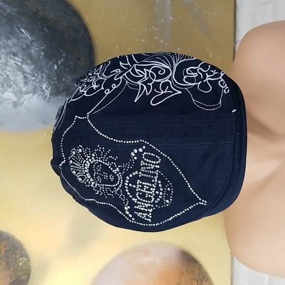 Angelino Embroidered Newsboy Cap - Picture 1 of 6